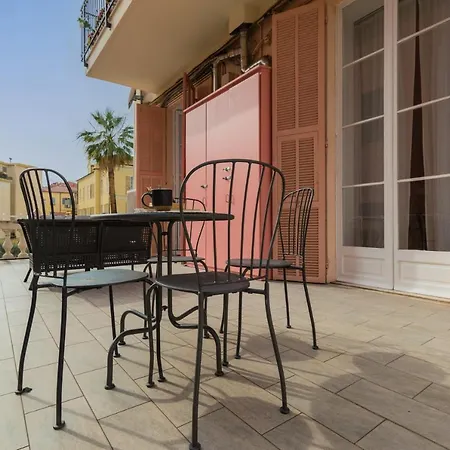 Le Del Centro Konukevi 4*