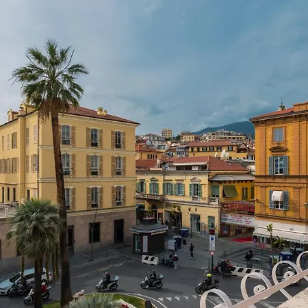 Le Del Centro Konukevi 4*