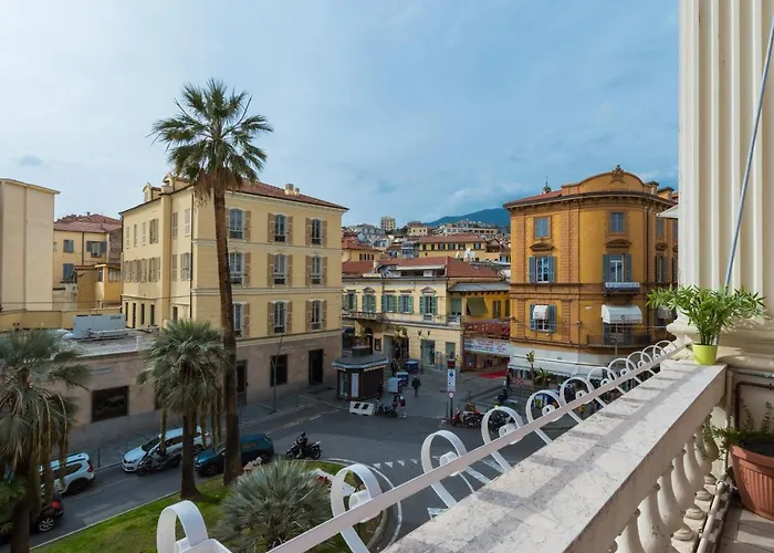 Le Del Centro Πανσιόν 4*