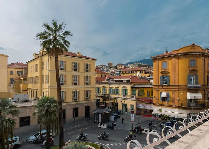 Le Del Centro Πανσιόν 4*